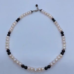 VTG Pearls and Onyx necklace 925 sterling silver clasp